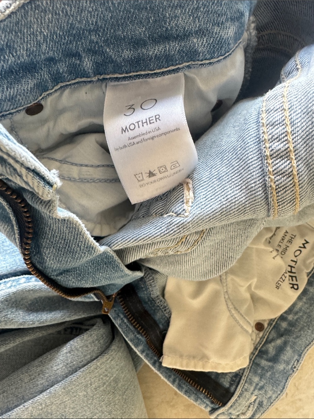 MOTHER denim The Mid Rise Dazzler Ankle Fray Reading By The Pool size 30 - Picture 13 of 14